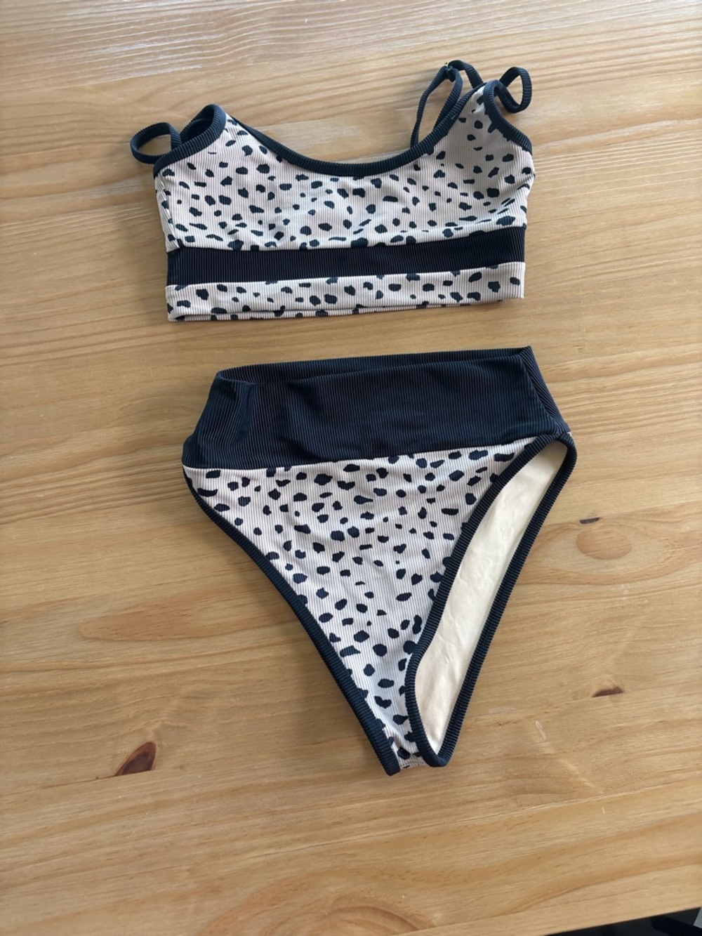 Two-Piece Black & Cream Spotted Bikini Set BEACH RIOT SMALL BOTTOM medium top